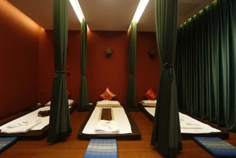 深圳泰式按摩的被动瑜伽：当身体被折叠成诗